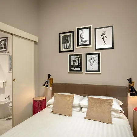 Piazza Di Spagna Moda Luxury * Ρώμη